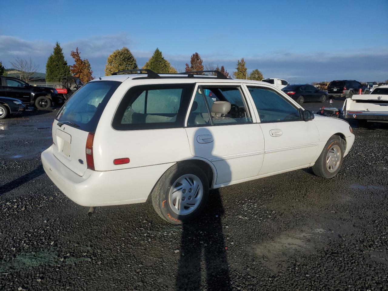 1998 Ford Escort - Image 3