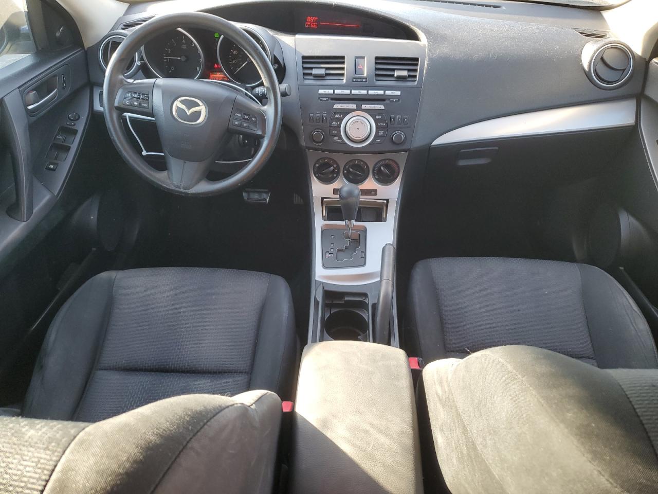 2010 Mazda 3 - Image 8