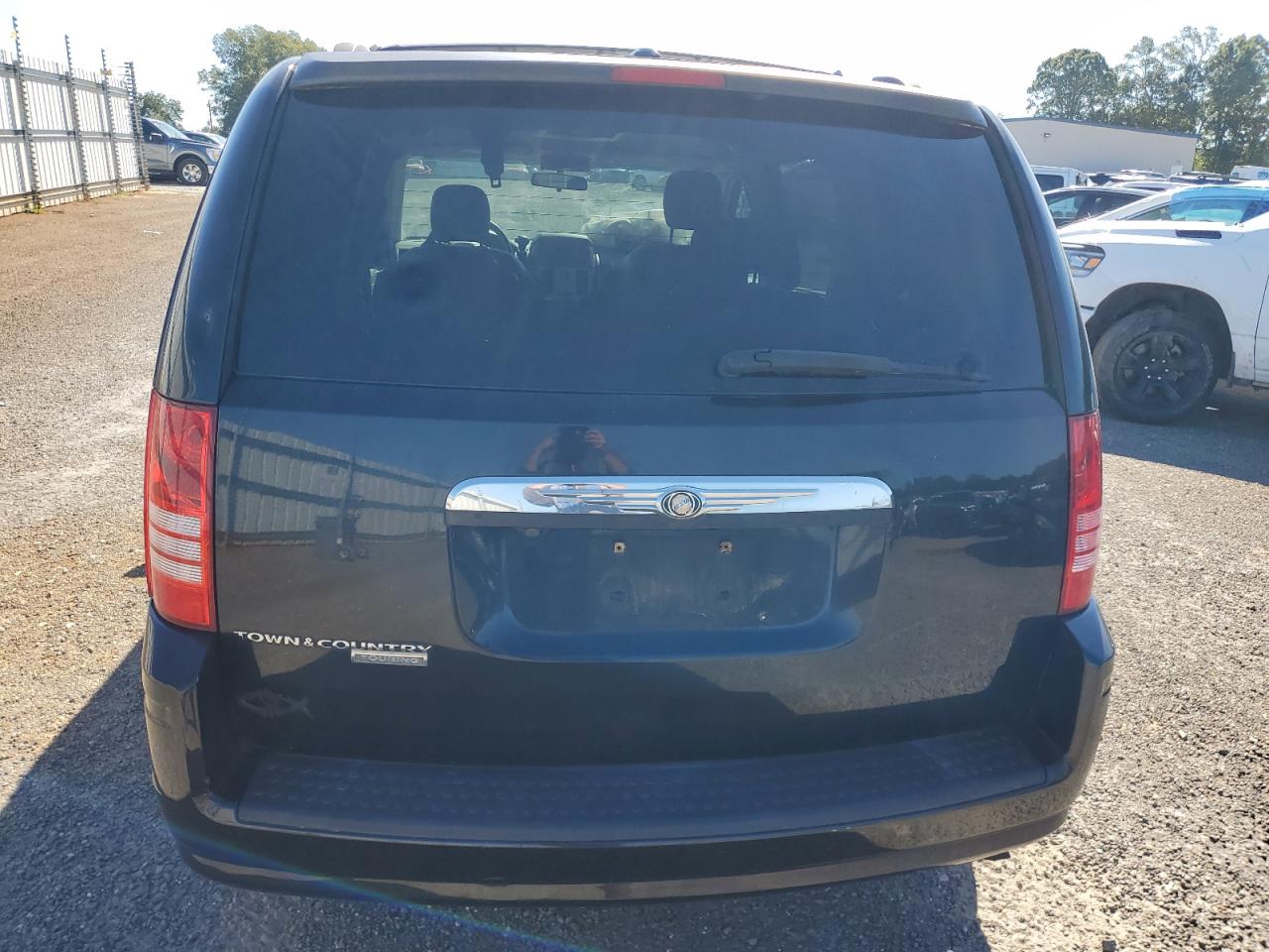 2008 Chrysler Town & Country Touring VIN: 2A8HR54P98R844058 Lot: 76420634