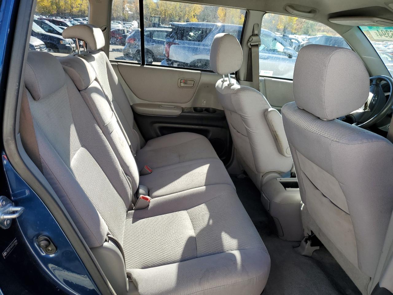 2005 Toyota Highlander - Image 11