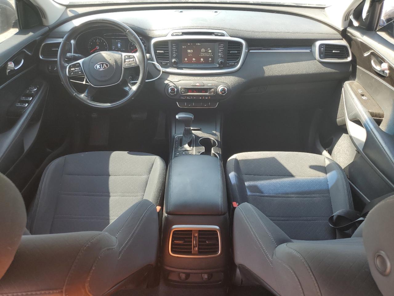 5XYPGDA35KG604425 2019 Kia Sorento L