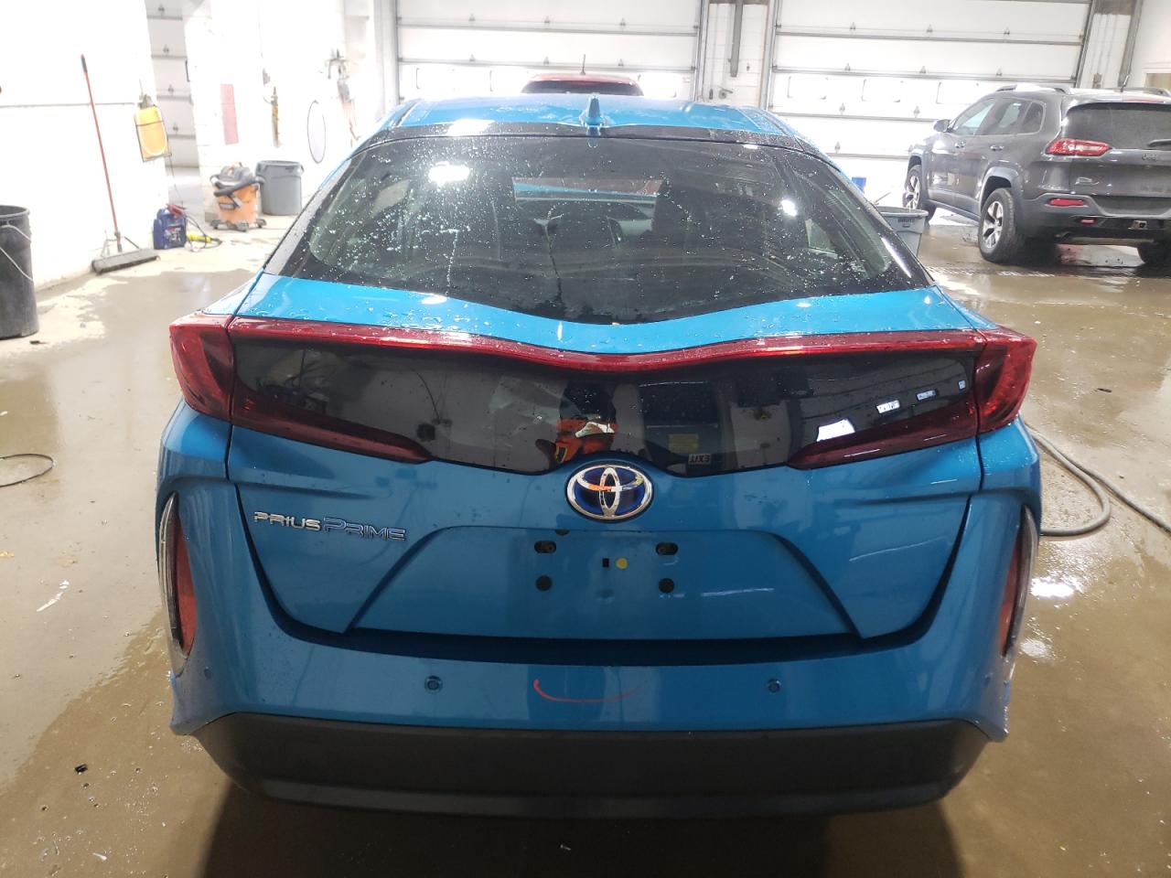 2018 Toyota Prius Prime VIN: JTDKARFP8J3074555 Lot: 76763014