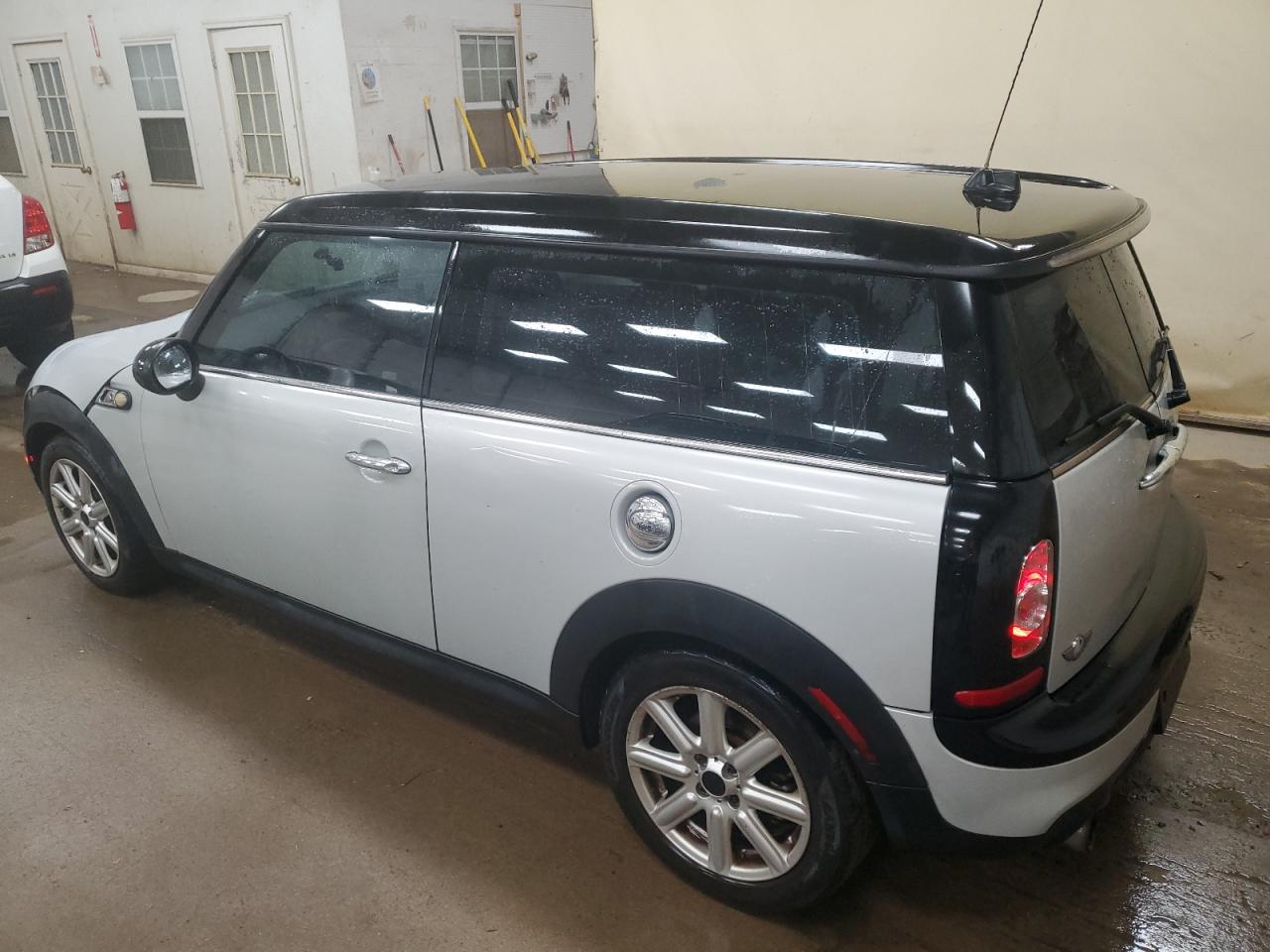 2011 MINI Cooper - Image 2