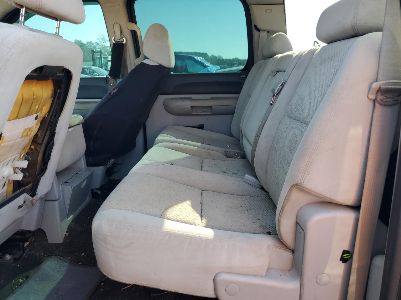 2007 Chevrolet Silverado - Image 11