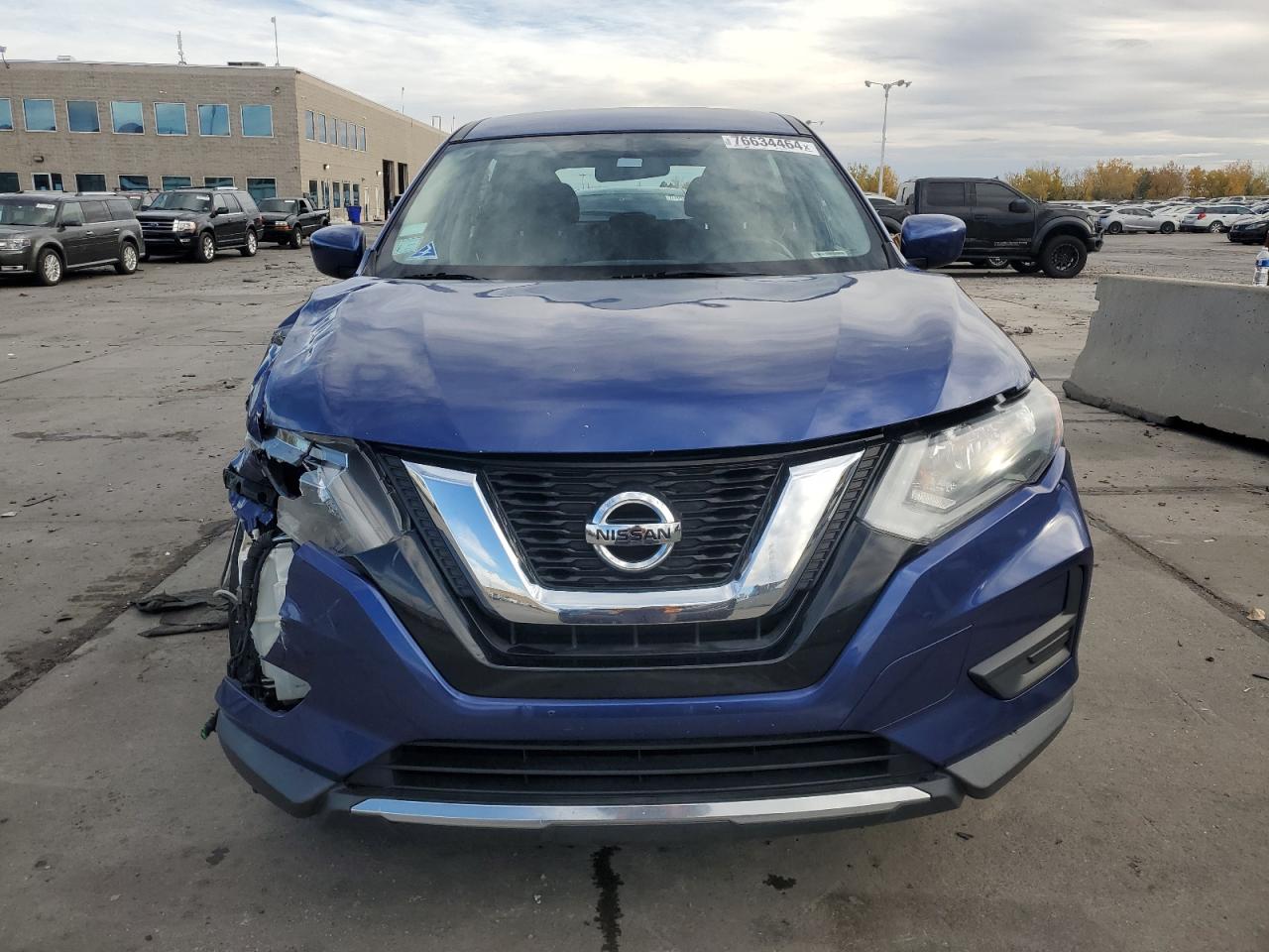 2017 Nissan Rogue - Image 5