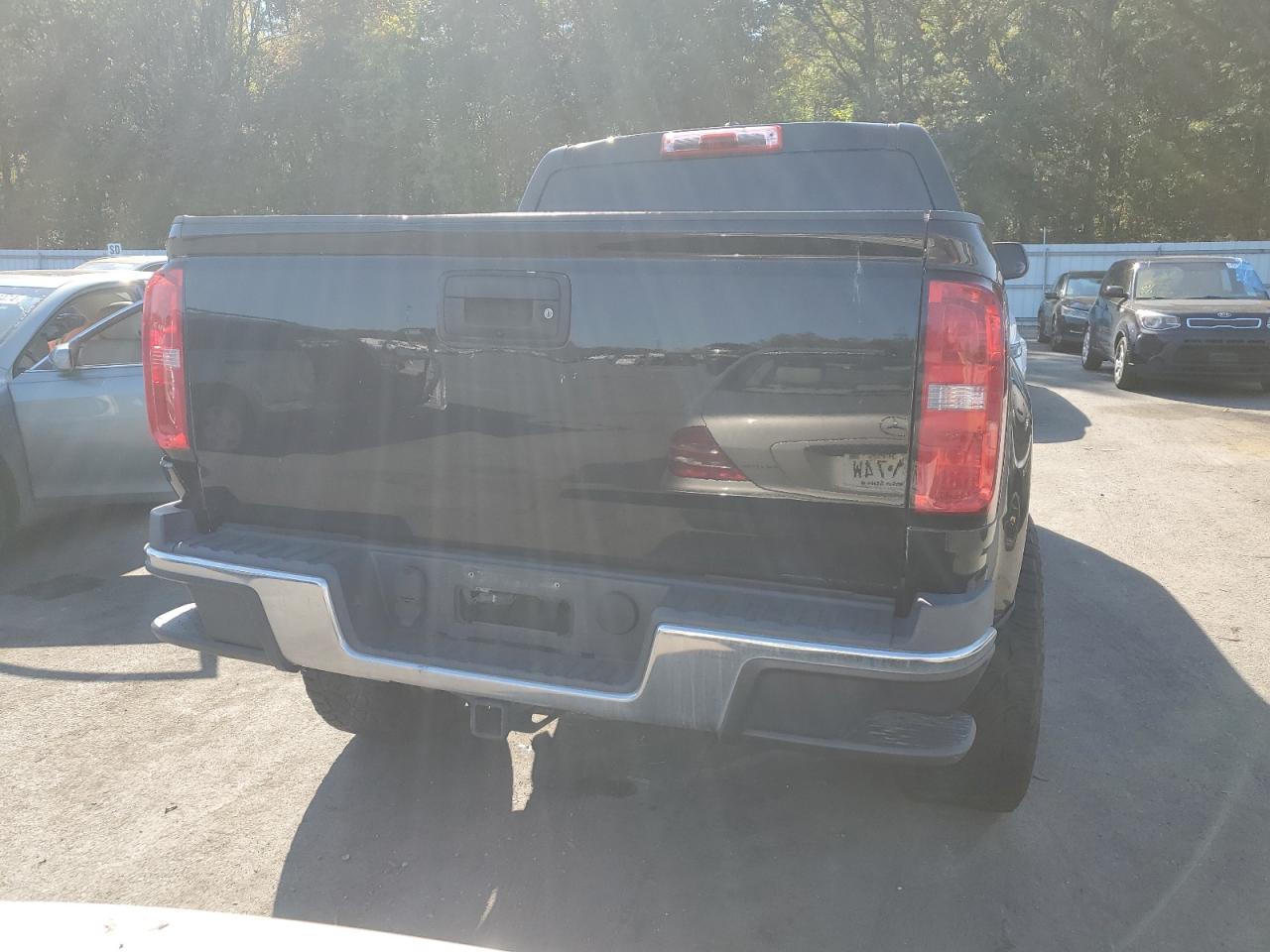 1GCGTBENXK1220457 2019 Chevrolet Colorado