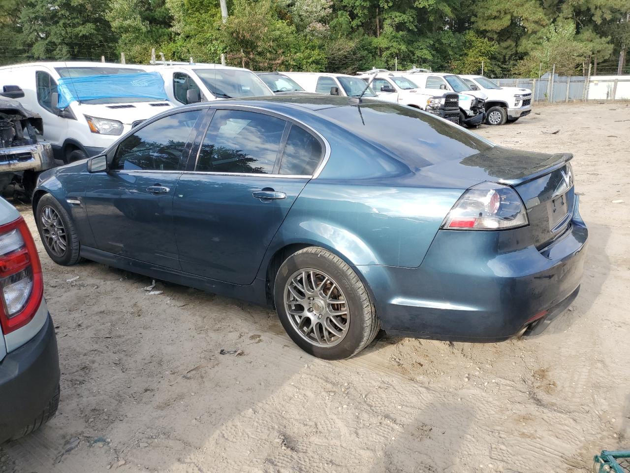 2009 Pontiac G8 - Image 2