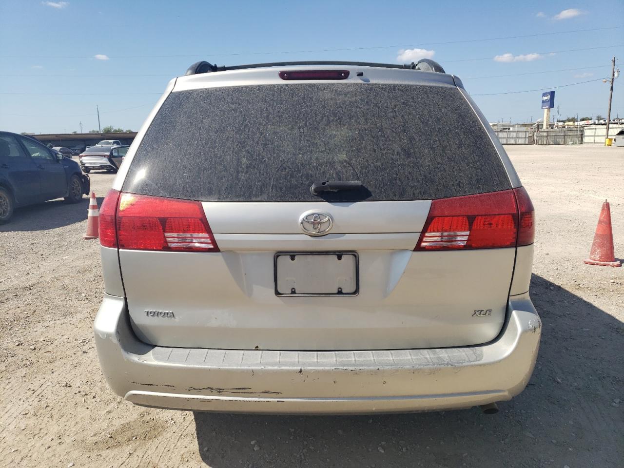2004 Toyota Sienna - Image 6