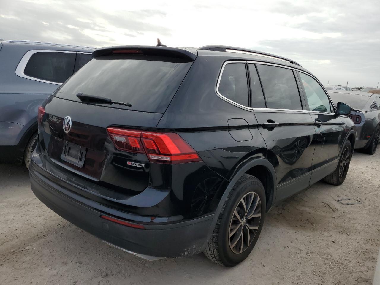 2019 Volkswagen Tiguan - Image 3