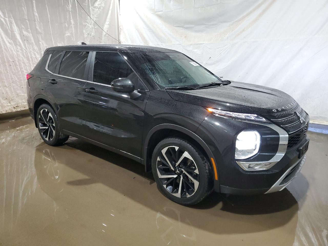 2024 Mitsubishi Outlander - Image 4