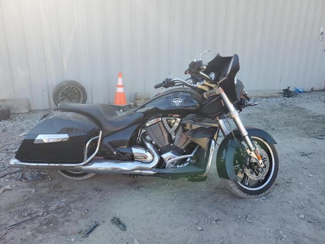 2011 Victory Motorcycles Cross Roads Standard продається в Seaford, DE - Rollover