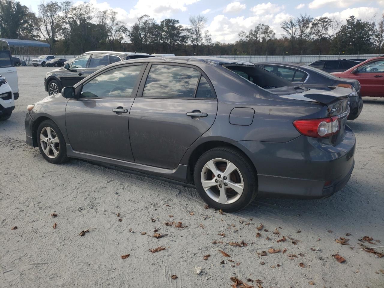 VIN 5YFBU4EEXDP136950 2013 TOYOTA COROLLA no.2