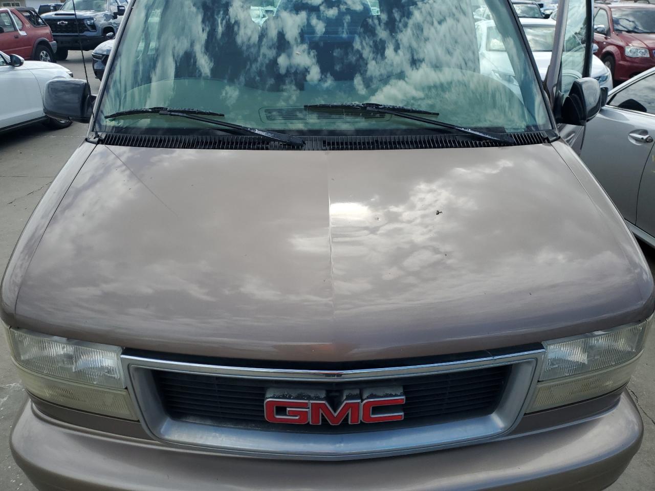 2000 GMC Safari Xt VIN: 1GKDM19W7YB523894 Lot: 74996334