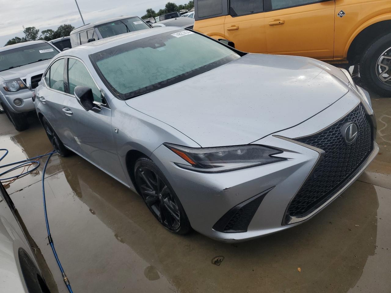 2022 Lexus ES - Image 4