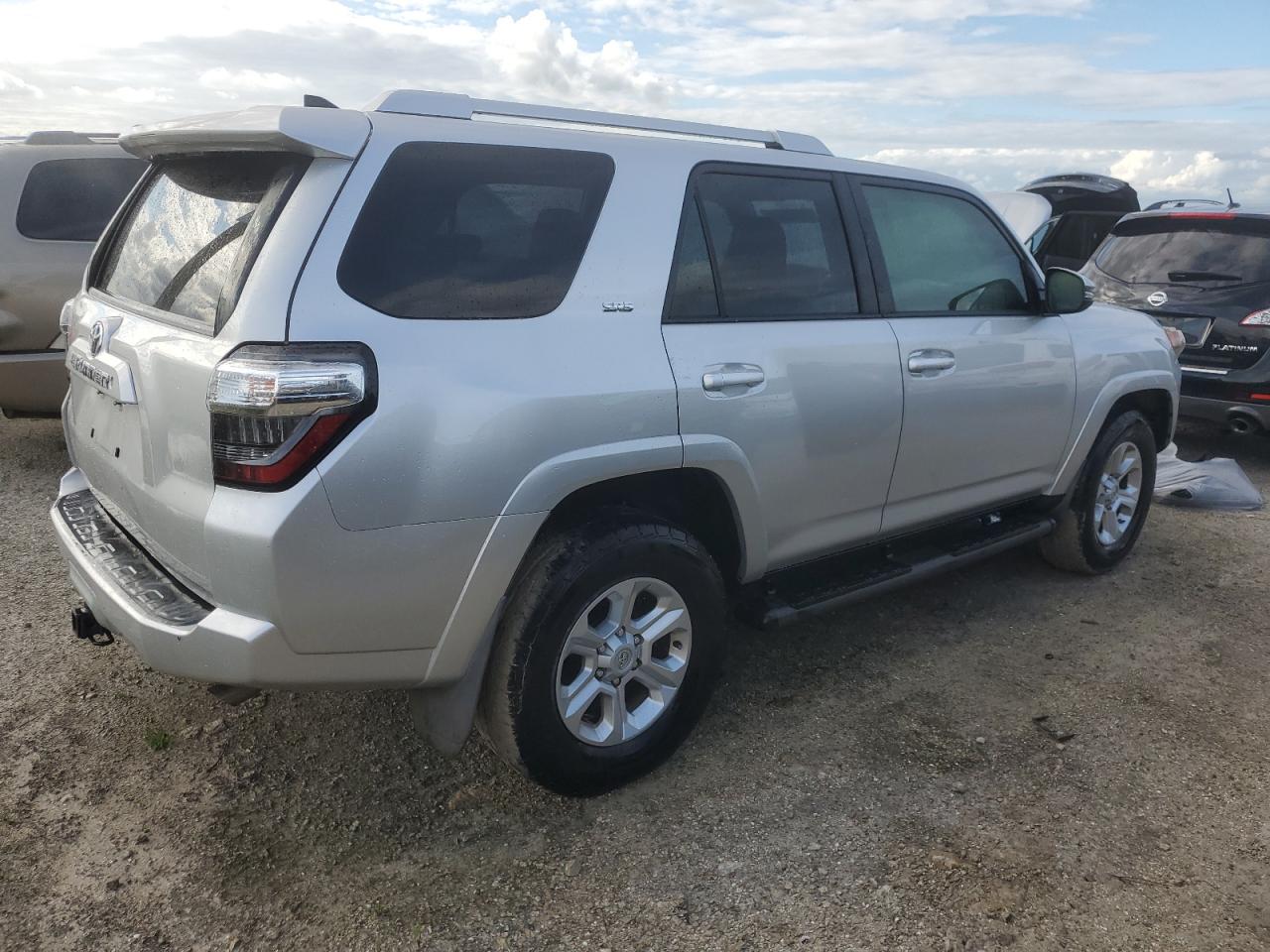 JTEZU5JR3J5188261 2018 Toyota 4Runner Sr5