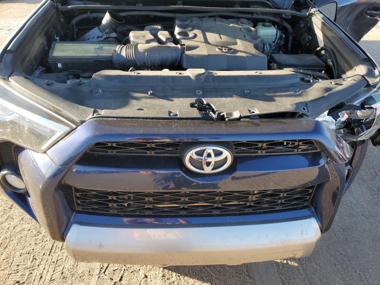 2018 Toyota 4Runner Sr5/Sr5 Premium VIN: JTEBU5JRXJ5524862 Lot: 72847124