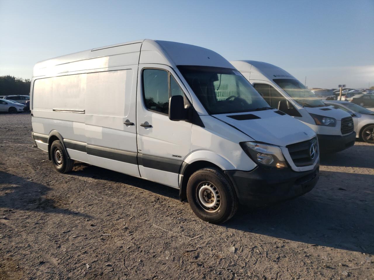 VIN WD3PE8DB9FP125468 2015 MERCEDES-BENZ SPRINTER no.4