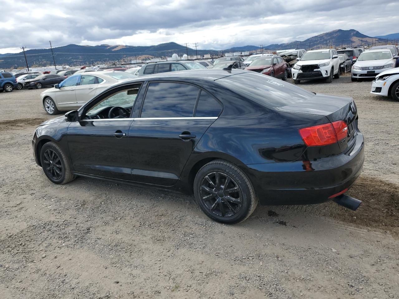 2014 Volkswagen Jetta - Image 2