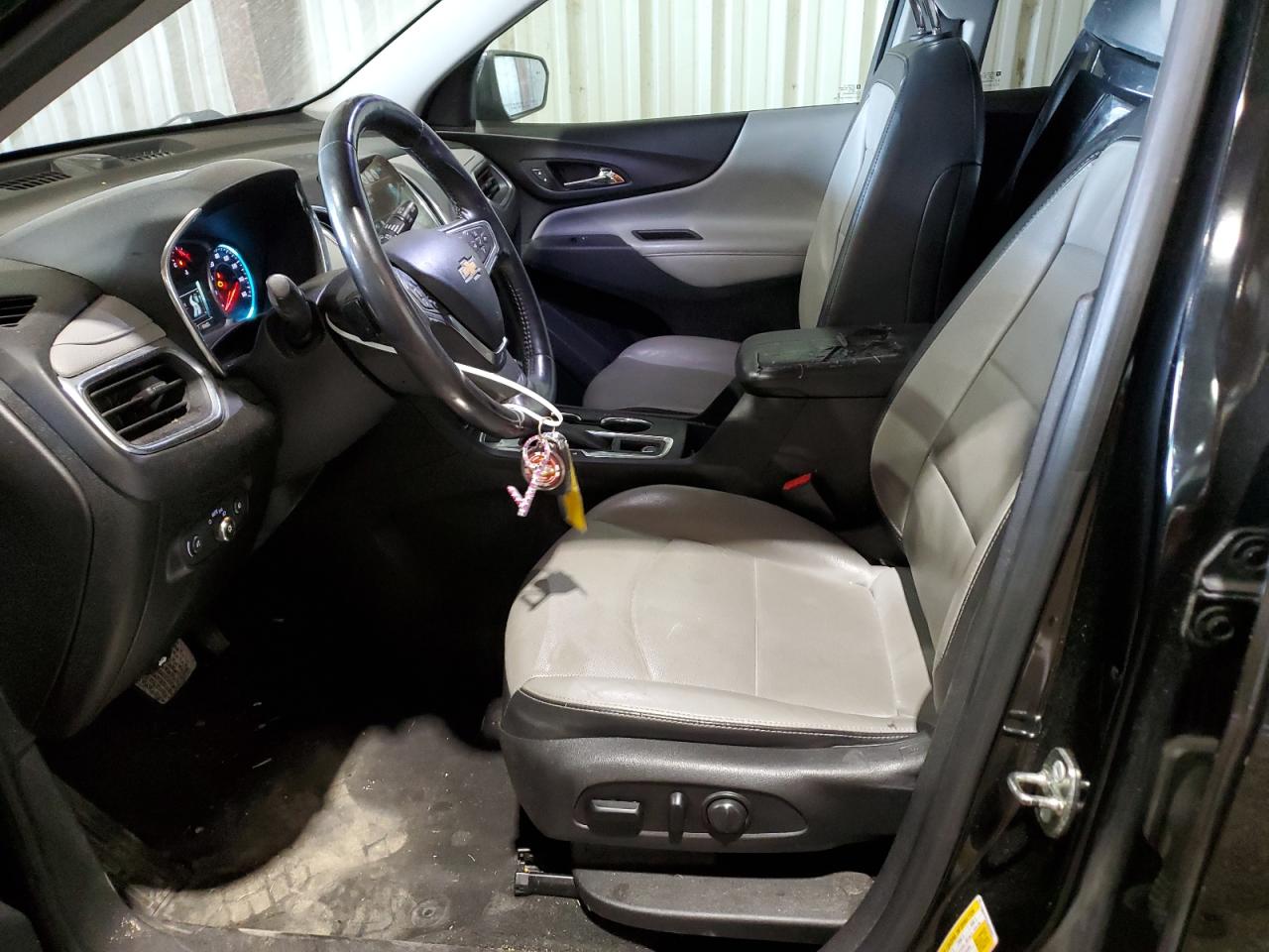 2GNAXVEV3J6220671 2018 Chevrolet Equinox Premier