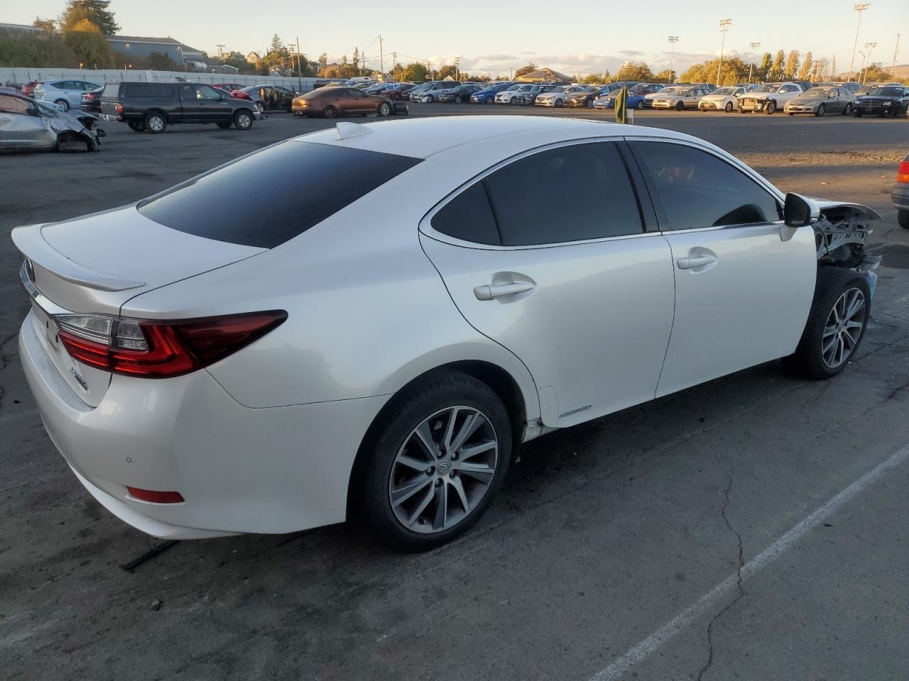 2017 Lexus Es 300H VIN: JTHBW1GG9H2137355 Lot: 76771964