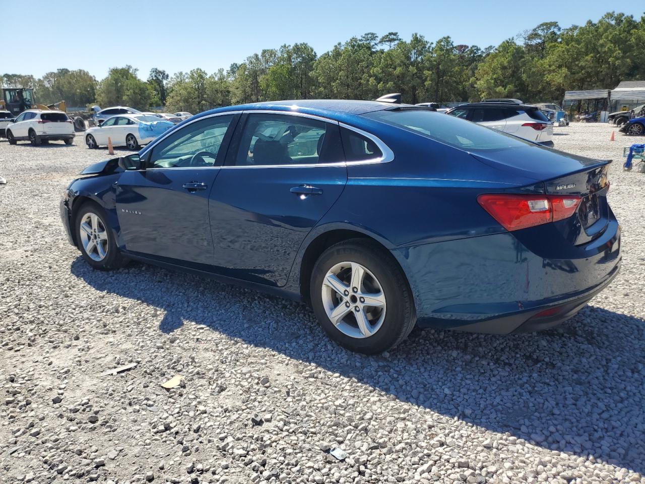 2019 Chevrolet Malibu - Image 2
