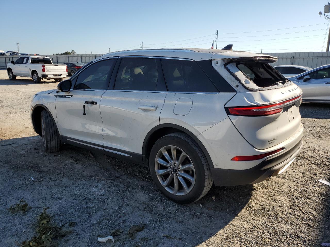 2022 Lincoln Corsair - Image 2
