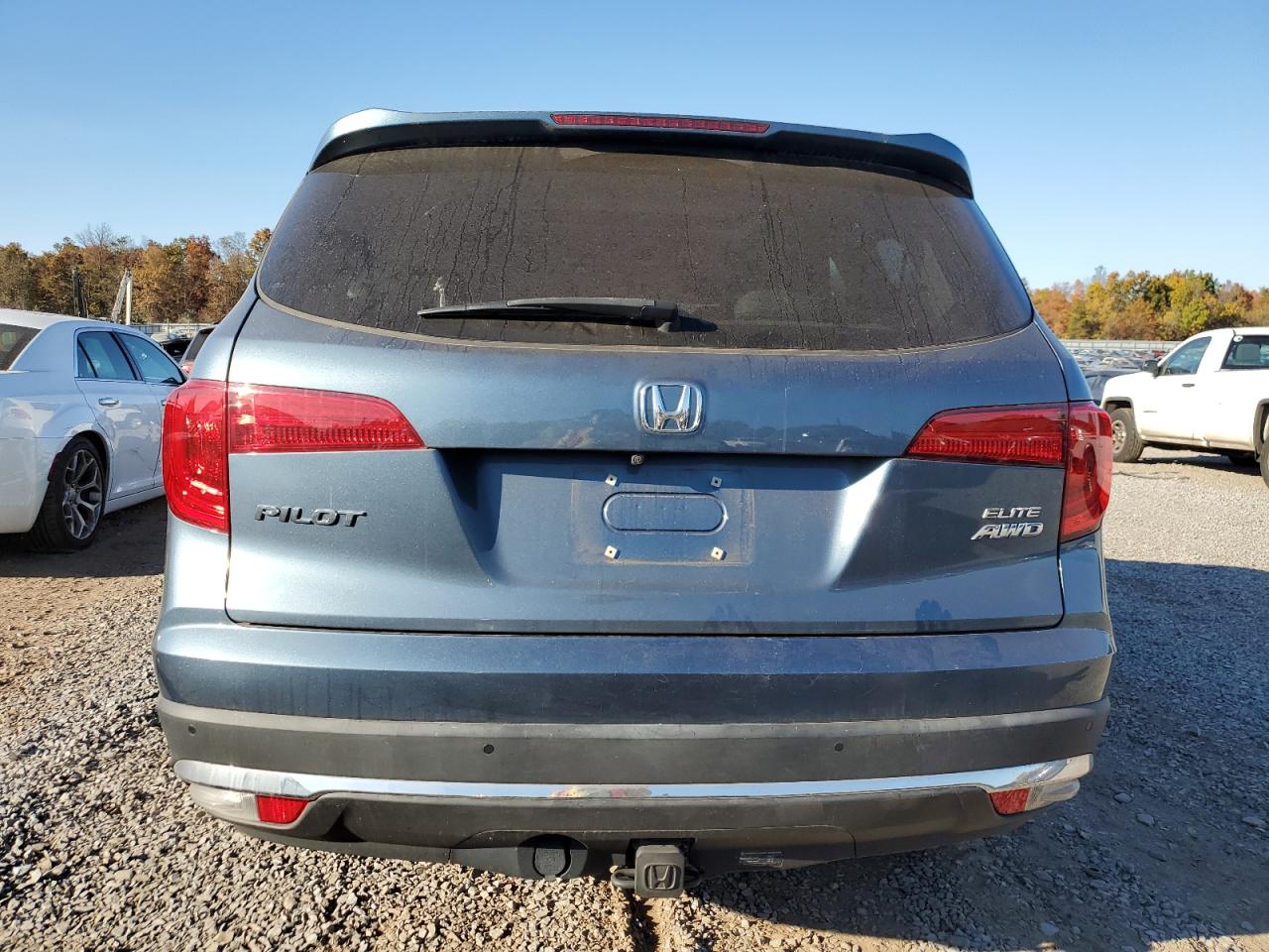 5FNYF6H02JB041872 2018 Honda Pilot Elite