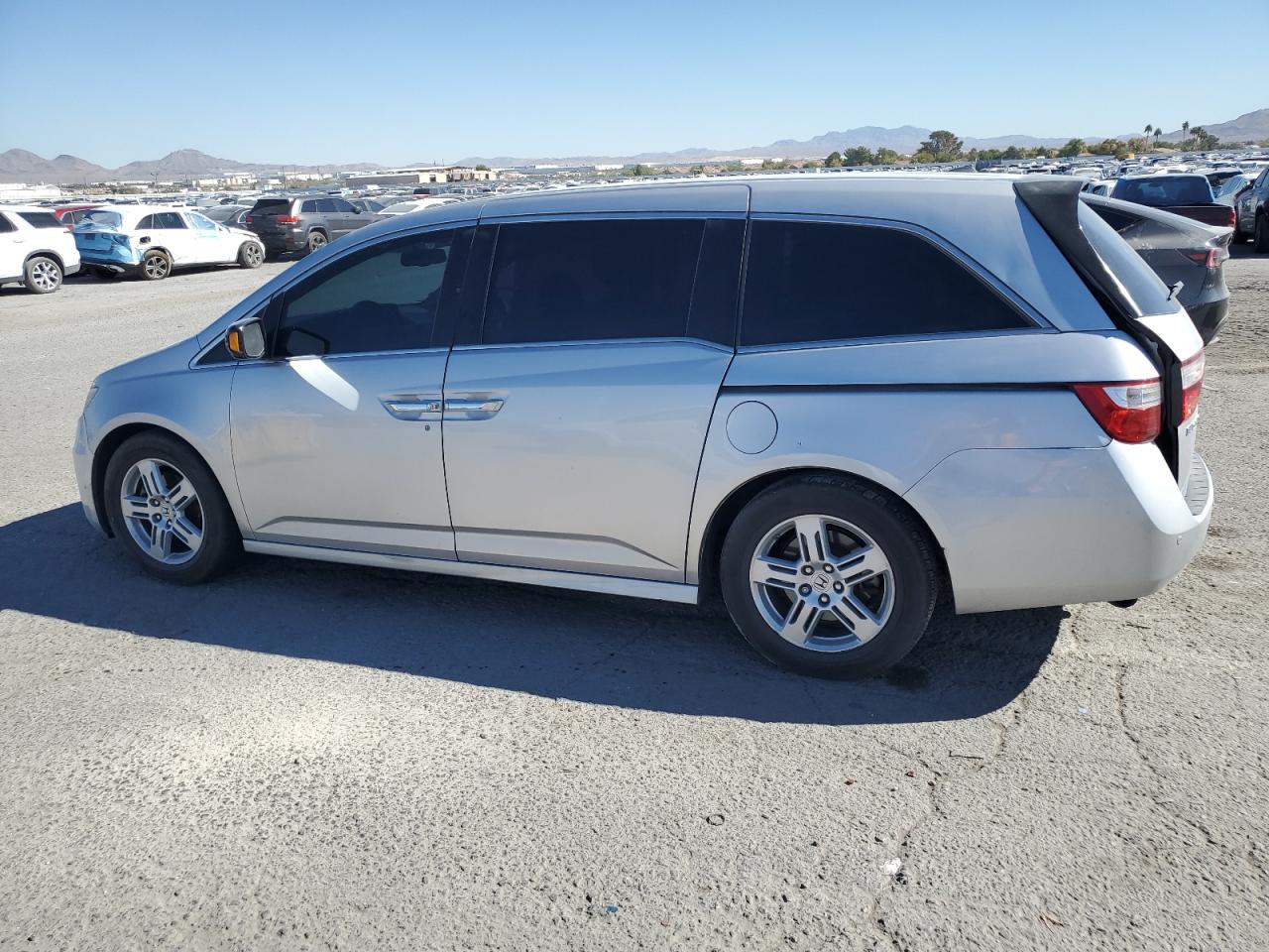 2013 Honda Odyssey - Image 2
