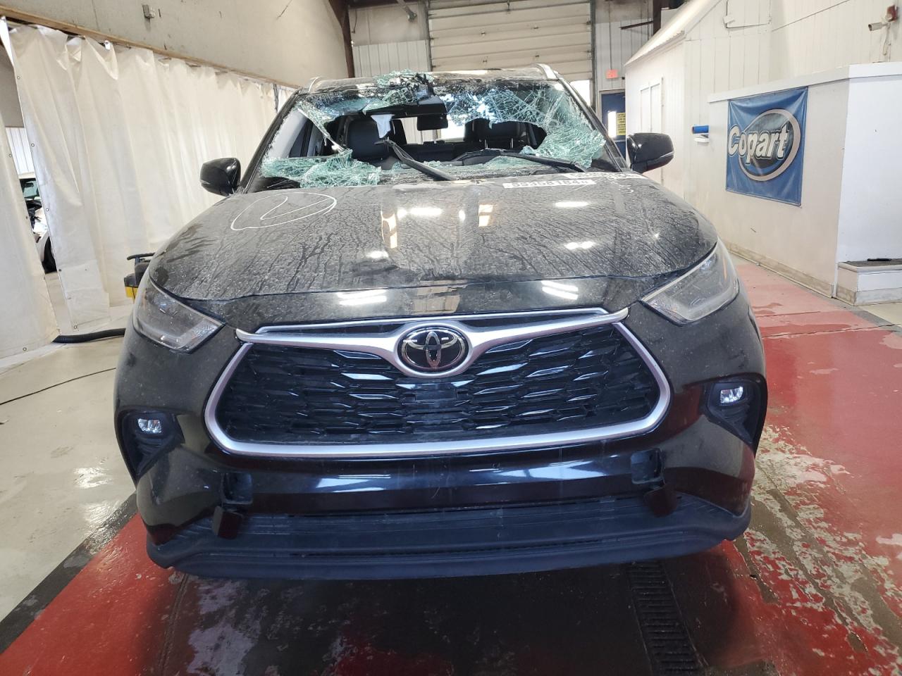 2021 Toyota Highlander - Image 5