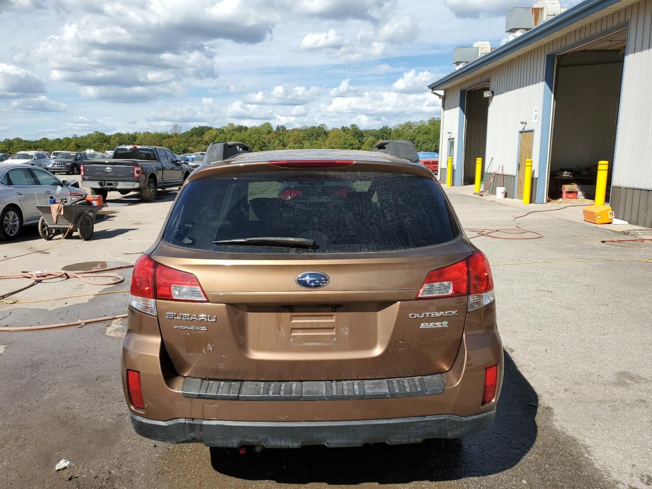 2011 Subaru Outback 2.5I Premium VIN: 4S4BRBCC3B3420090 Lot: 74901664