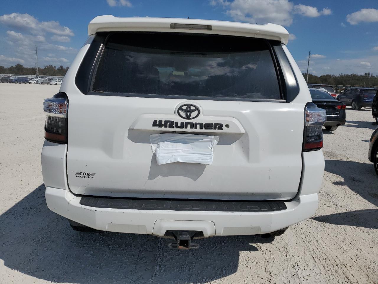 JTEZU5JR4H5150211 2017 Toyota 4Runner Sr5