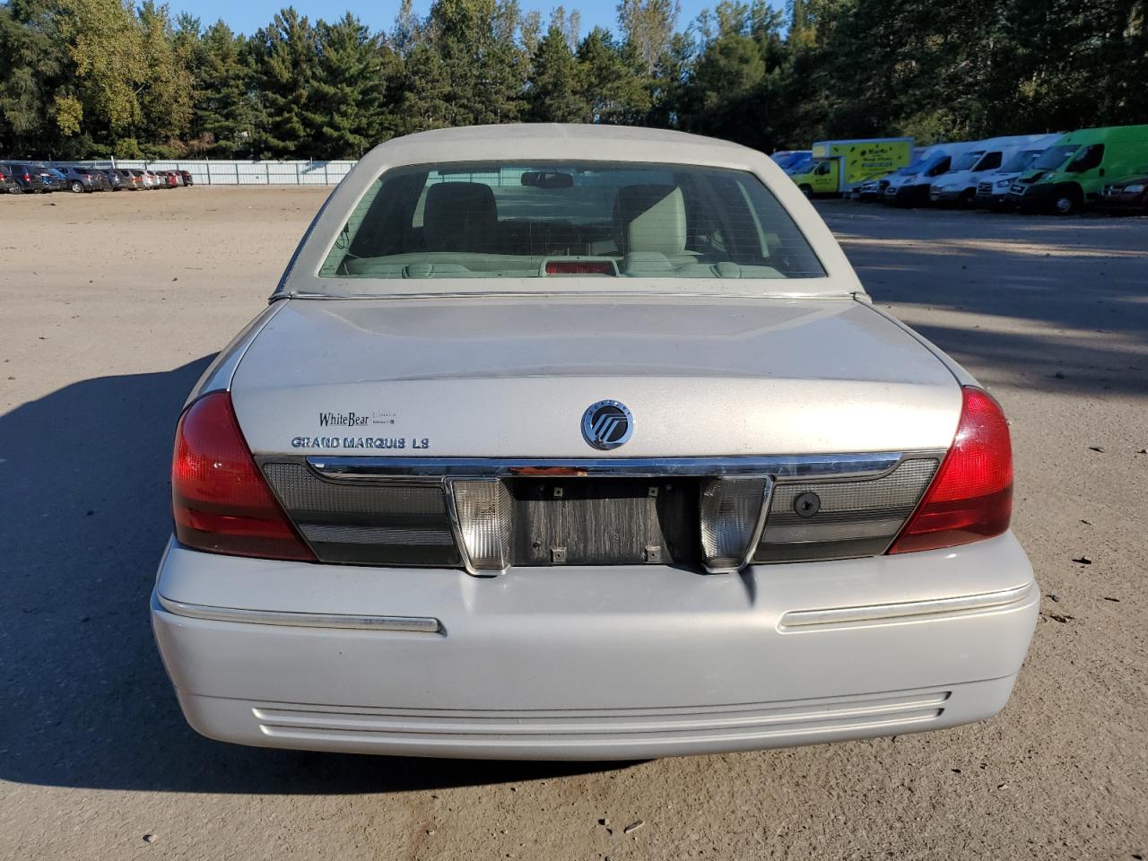 2011 Mercury Grand Marquis Ls VIN: 2MEBM7FV3BX605657 Lot: 73639194