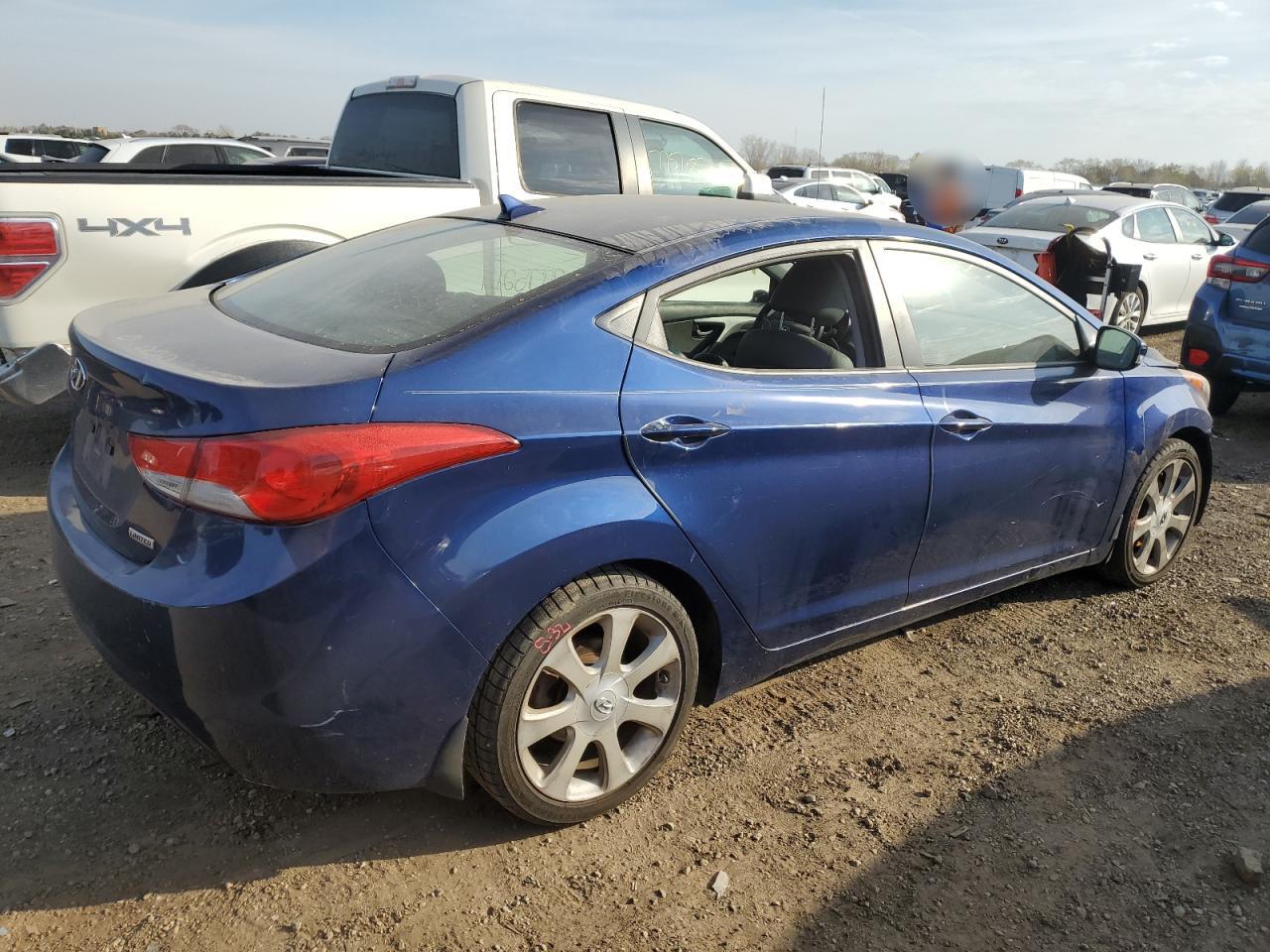 2013 Hyundai Elantra - Image 3