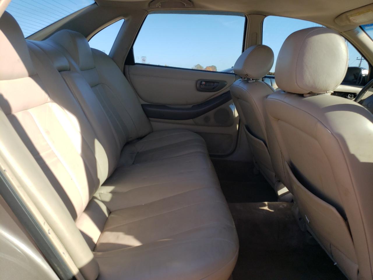 1998 Toyota Avalon - Image 10
