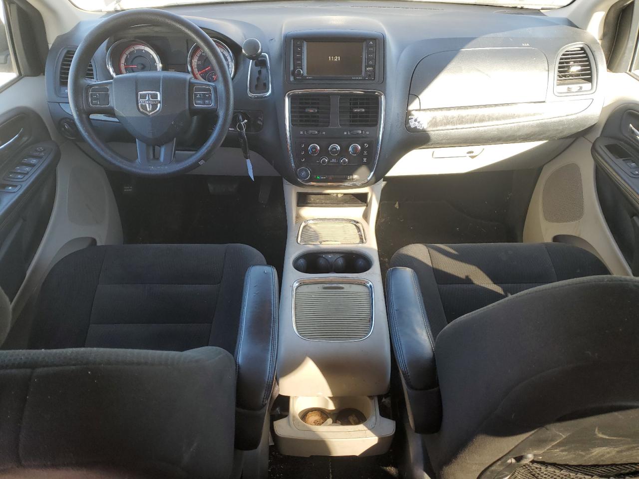 2016 Dodge Caravan - Image 8