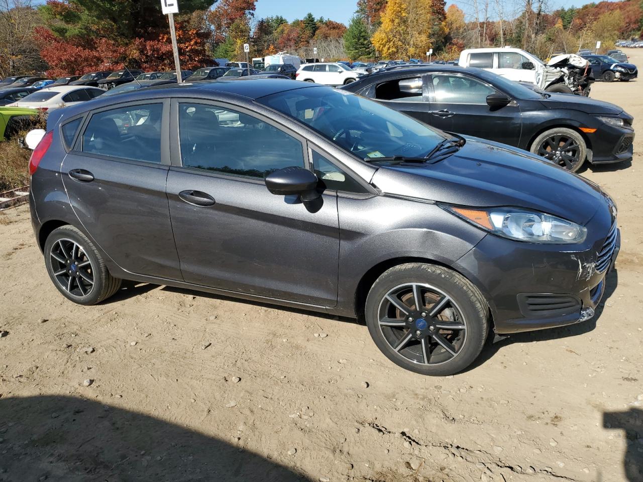 VIN 3FADP4EJ6KM125483 2019 FORD FIESTA no.4