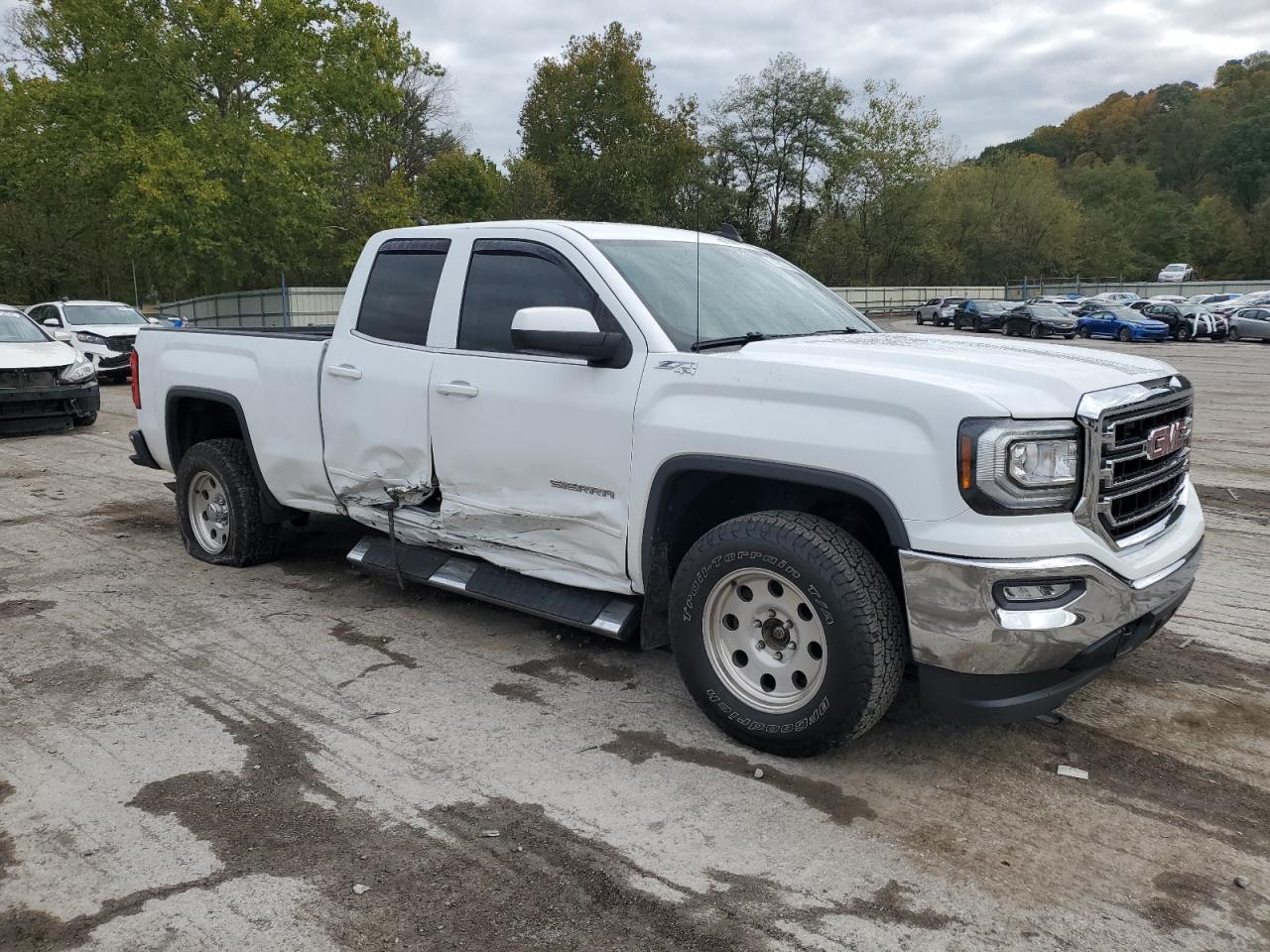 2017 GMC Sierra - Image 4