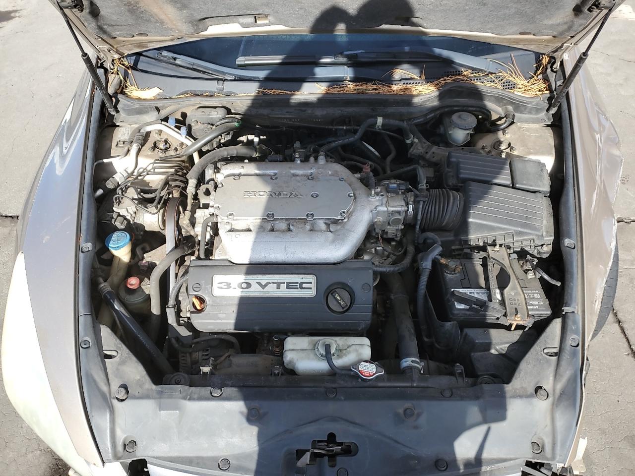 2004 Honda Accord - Image 12