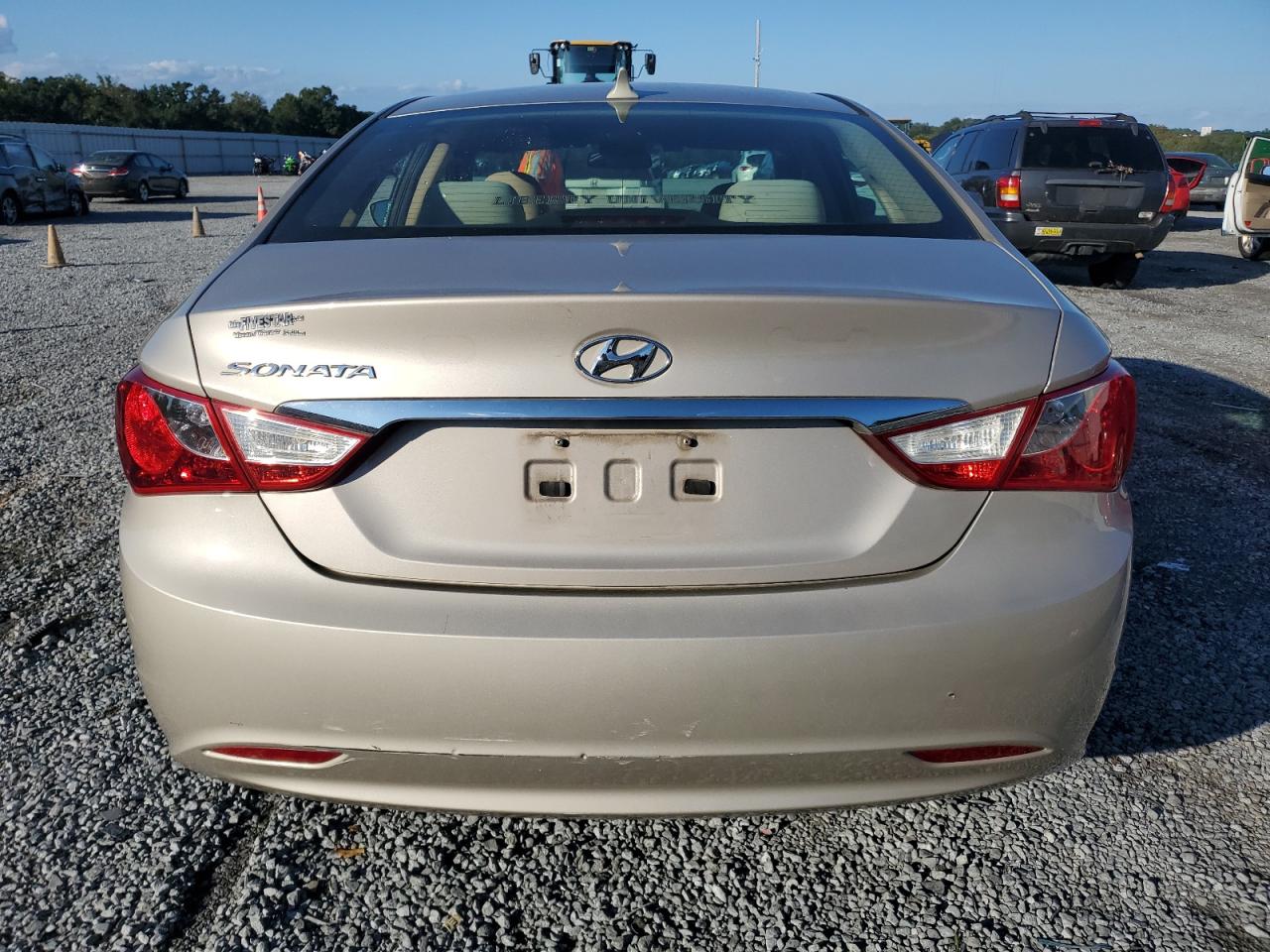 5NPEB4AC1BH227932 2011 Hyundai Sonata Gls