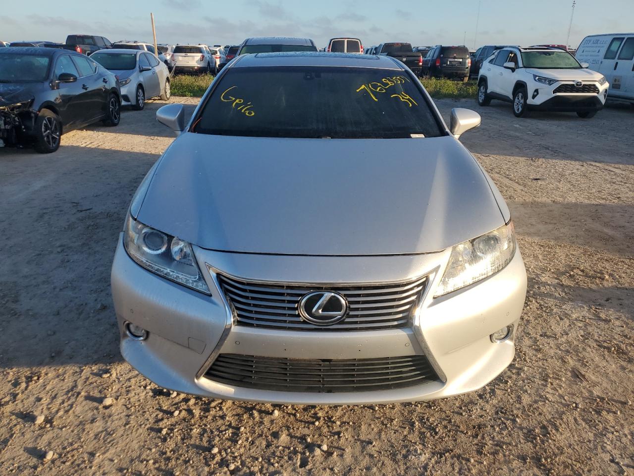 2015 Lexus ES - Image 5