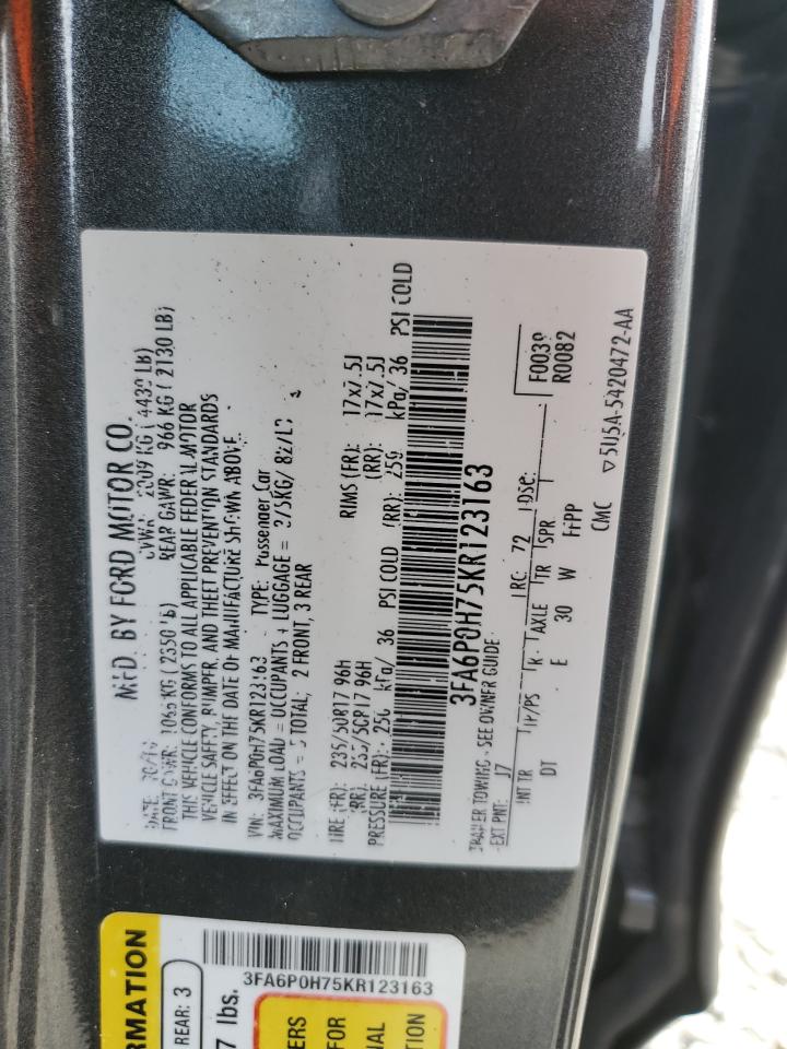 3FA6P0H75KR123163 2019 Ford Fusion Se