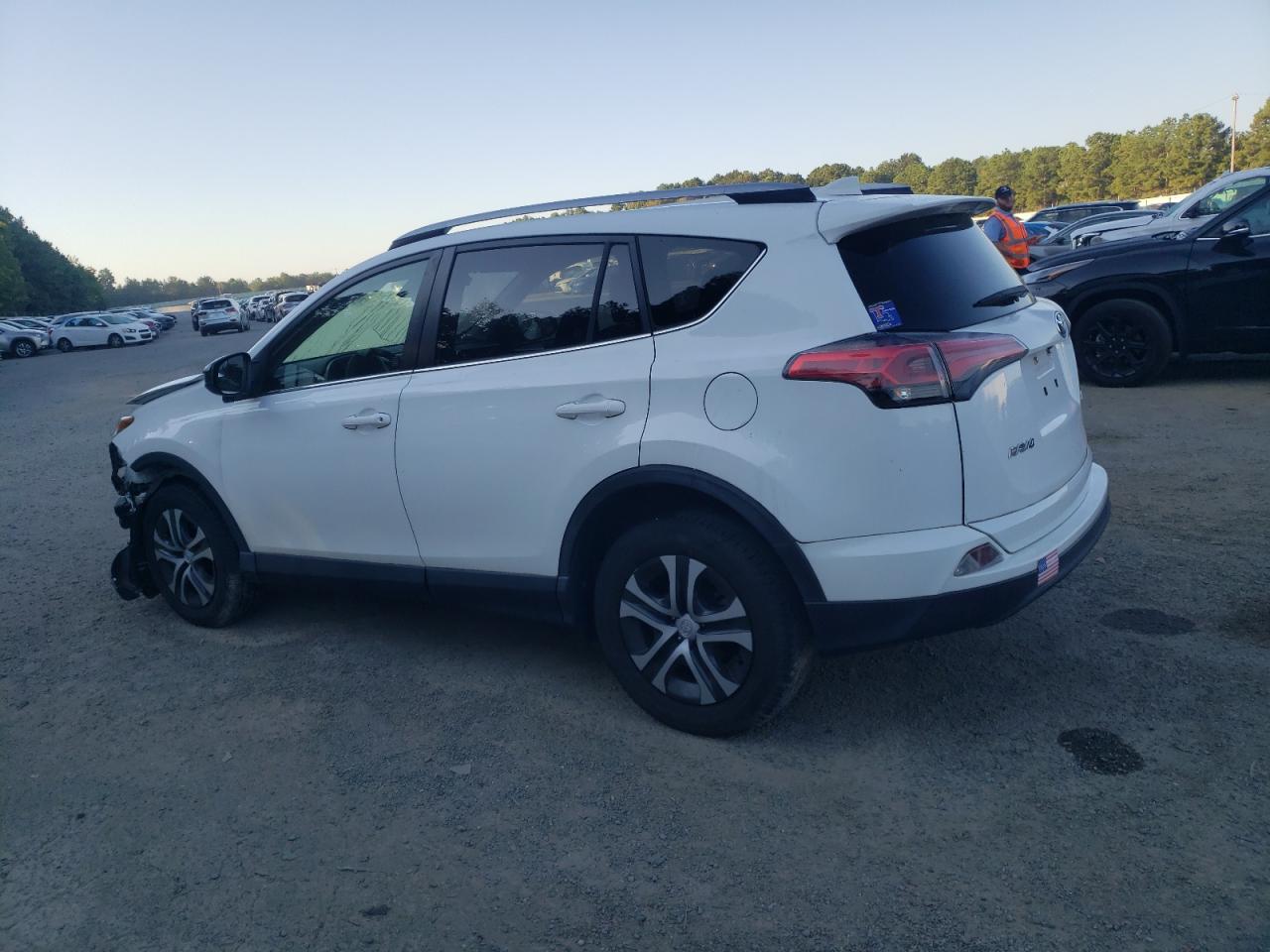 2018 Toyota Rav4 Le VIN: JTMZFREV0JJ212293 Lot: 73372554