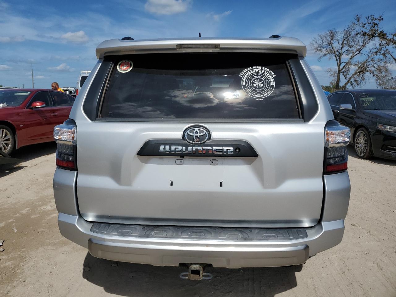 JTEBU5JR0K5688218 2019 Toyota 4Runner Sr5