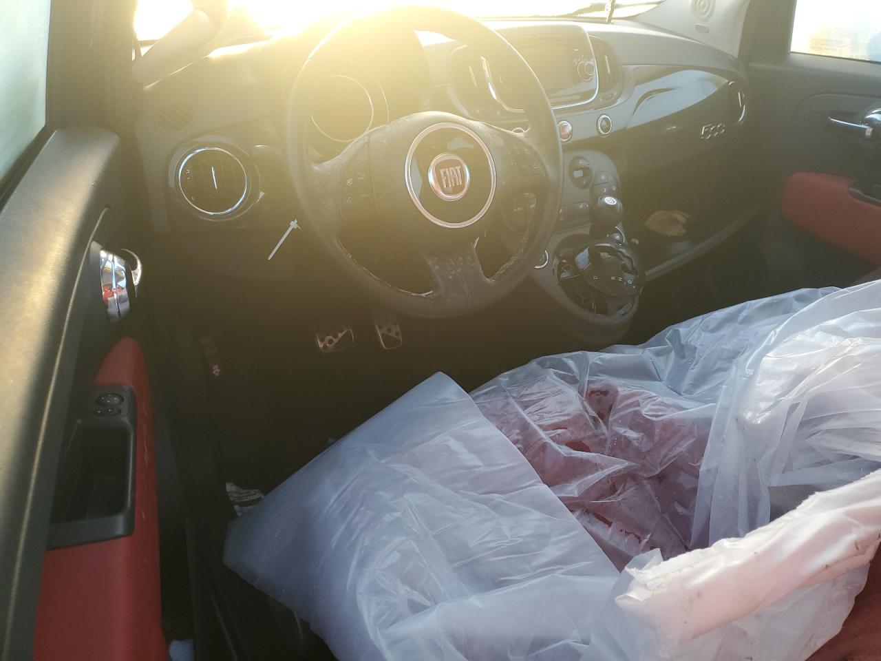 3C3CFFCH7JT255219 2018 Fiat 500 Lounge