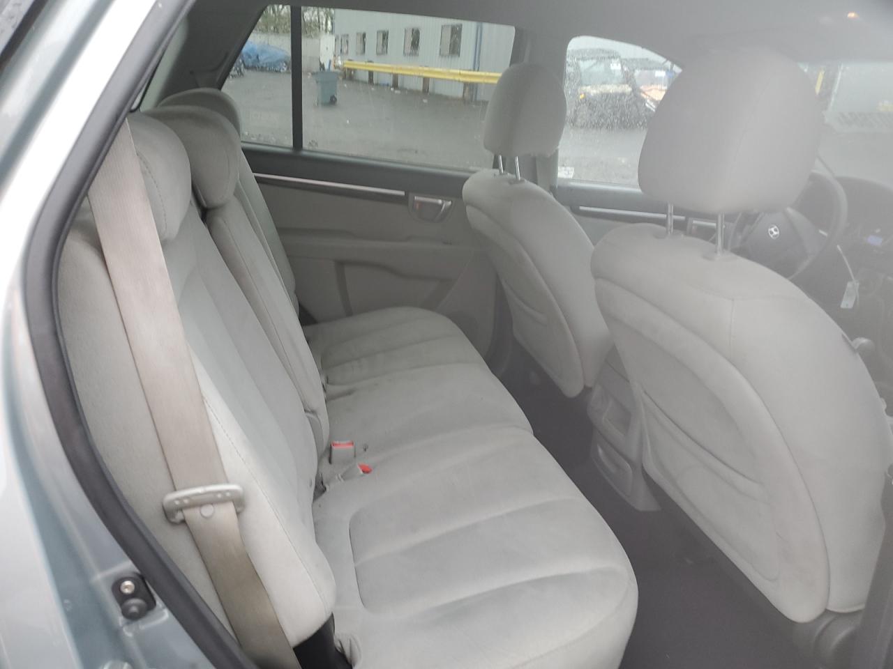2009 Hyundai Santa Fe - Image 10