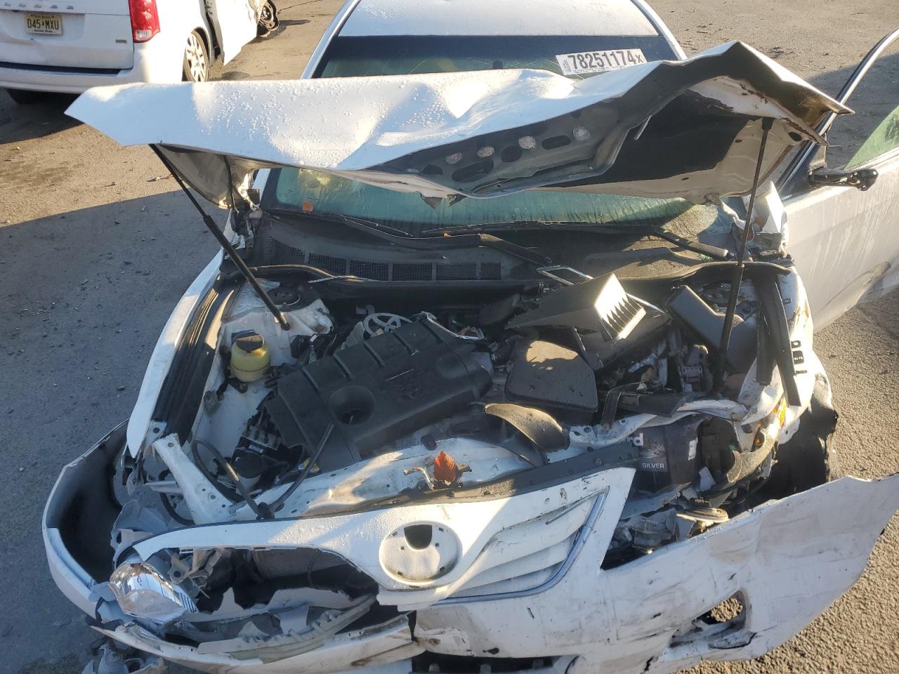2011 Toyota Camry - Image 11