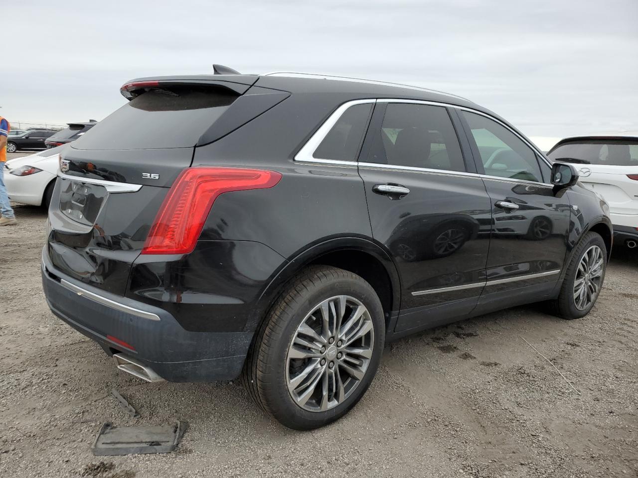 2018 Cadillac XT5 - Image 3