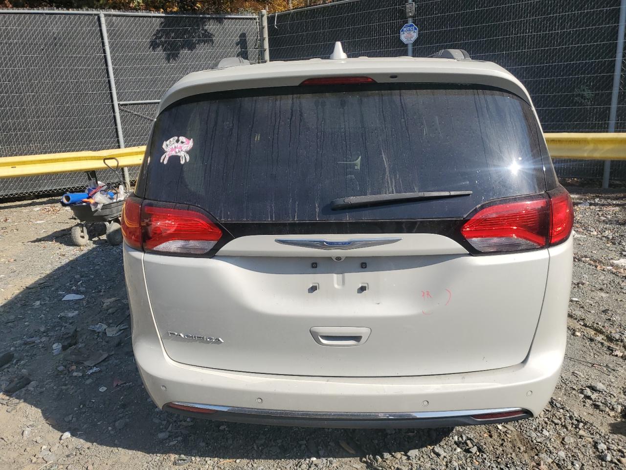 VIN 2C4RC1BGXHR704092 2017 CHRYSLER PACIFICA no.6