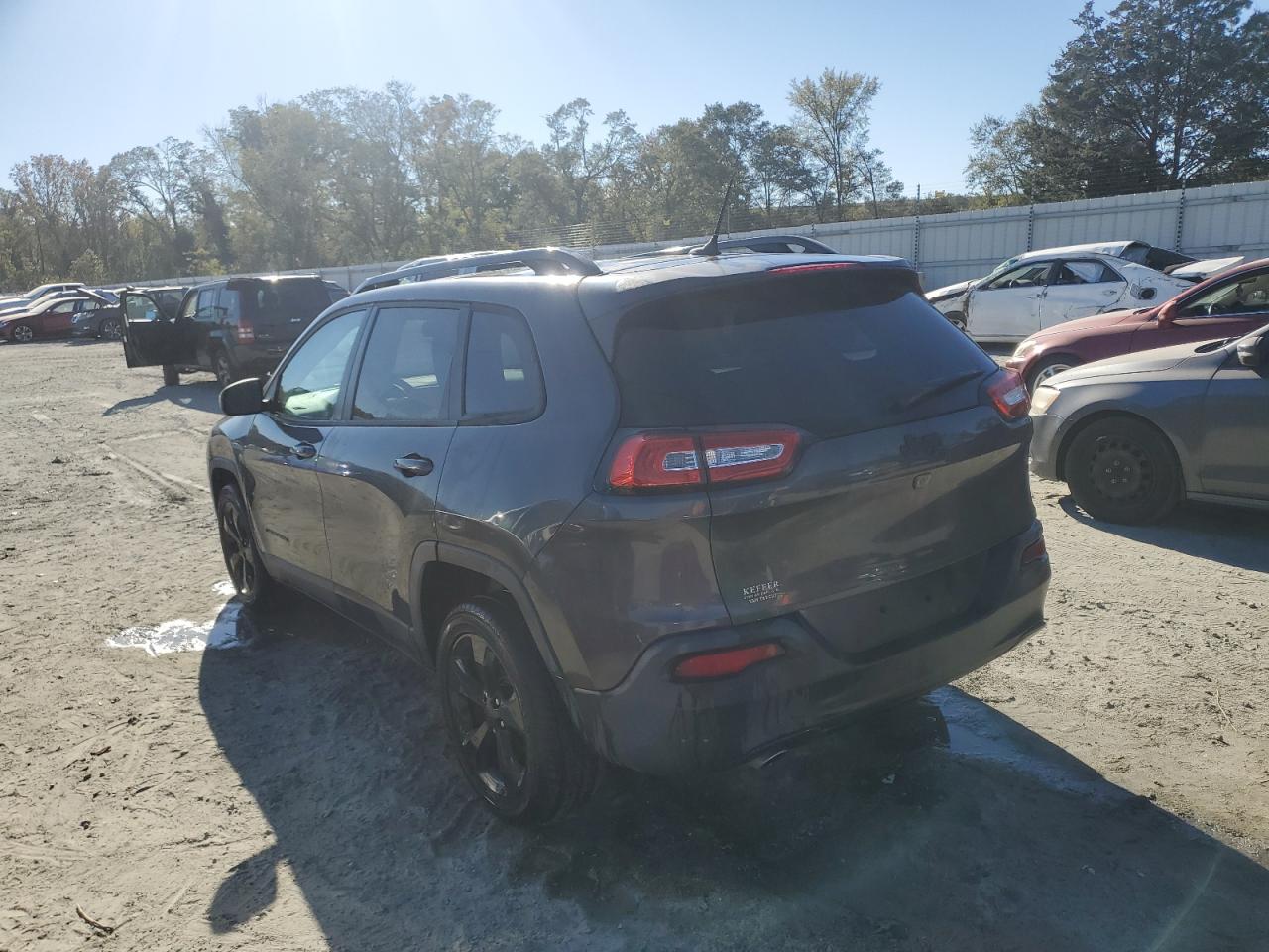 2015 Jeep Cherokee Latitude VIN: 1C4PJLCB7FW722744 Lot: 75849974