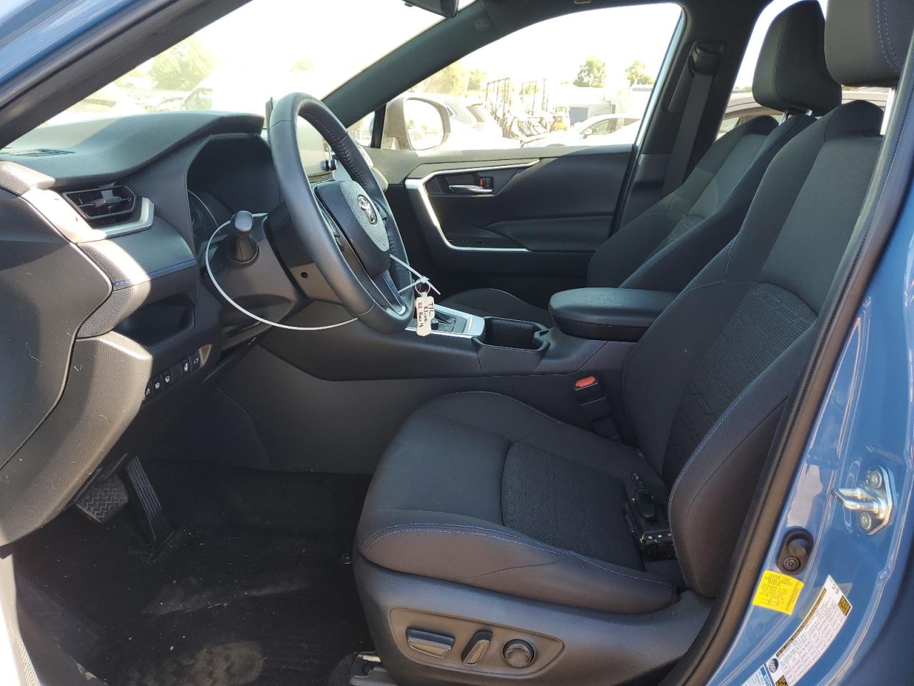 2022 Toyota Rav4 Se VIN: JTM16RFV2ND060386 Lot: 74736034